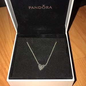 Don’t wear necklaces.comes with box.